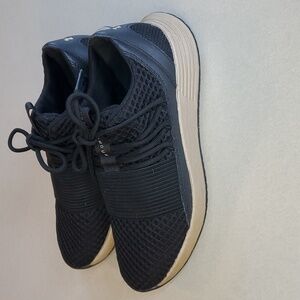 Under Armour Breathe Lace up Sneakers